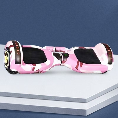 Apariencia Hoverboard eléctrico de cromo de patente para niñas 5-10KM alcance por carga