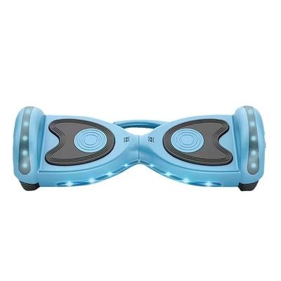 Música de chicas jugando todo terreno Hoverboard Go Cart con tipo electrónico inteligente y velocidad máxima de 30 km / h
