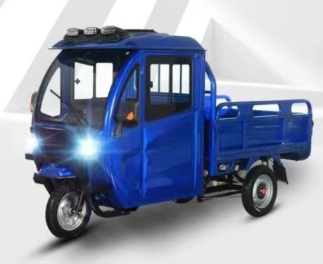 Espacioso triciclo eléctrico de 1000W para un transporte de pasajeros cómodo y conveniente