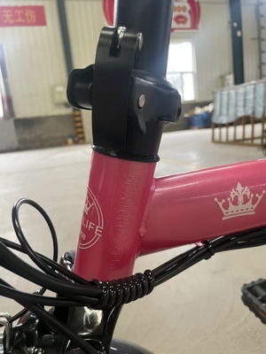 Bicicleta eléctrica plegable de dos ruedas con pedal y alcance de luz eléctrica por potencia 60 km Tiempo de carga 3 horas