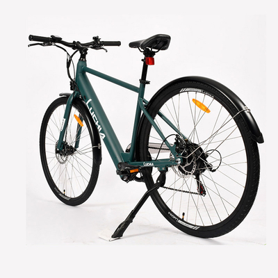 Lleve sus aventuras fuera de carretera al siguiente nivel con esta bicicleta de montaña eléctrica de 18 velocidades con una batería de 7 Ah