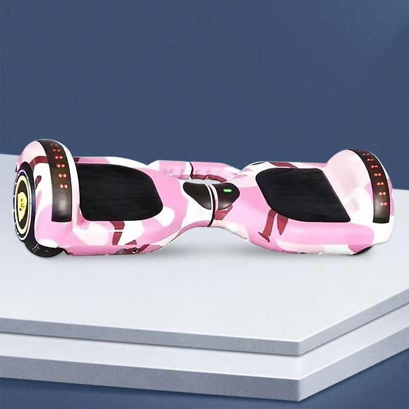 Apariencia Hoverboard eléctrico de cromo de patente para niñas 5-10KM alcance por carga